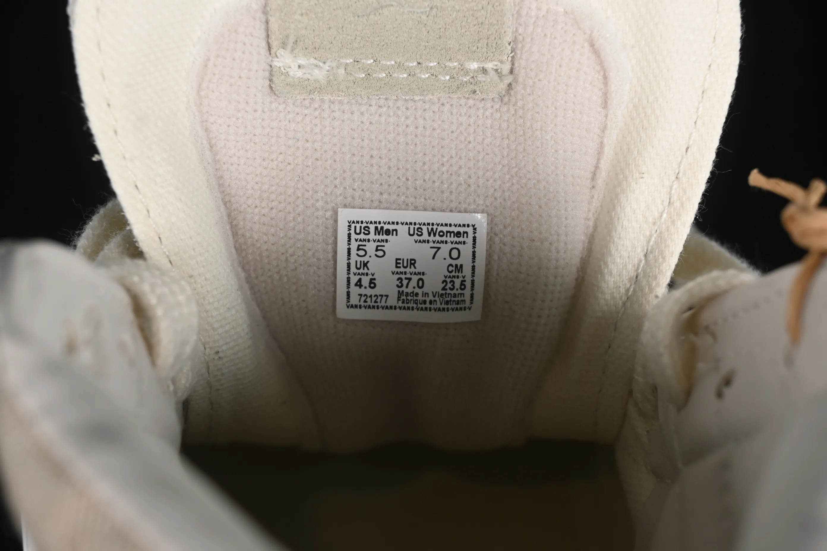 All categories Vans Vans series Vans Hi Vans high-top Notre x Vans Premium Sk8-Hi 38 Vans high-top casual sneakers VN000CR0BWQ